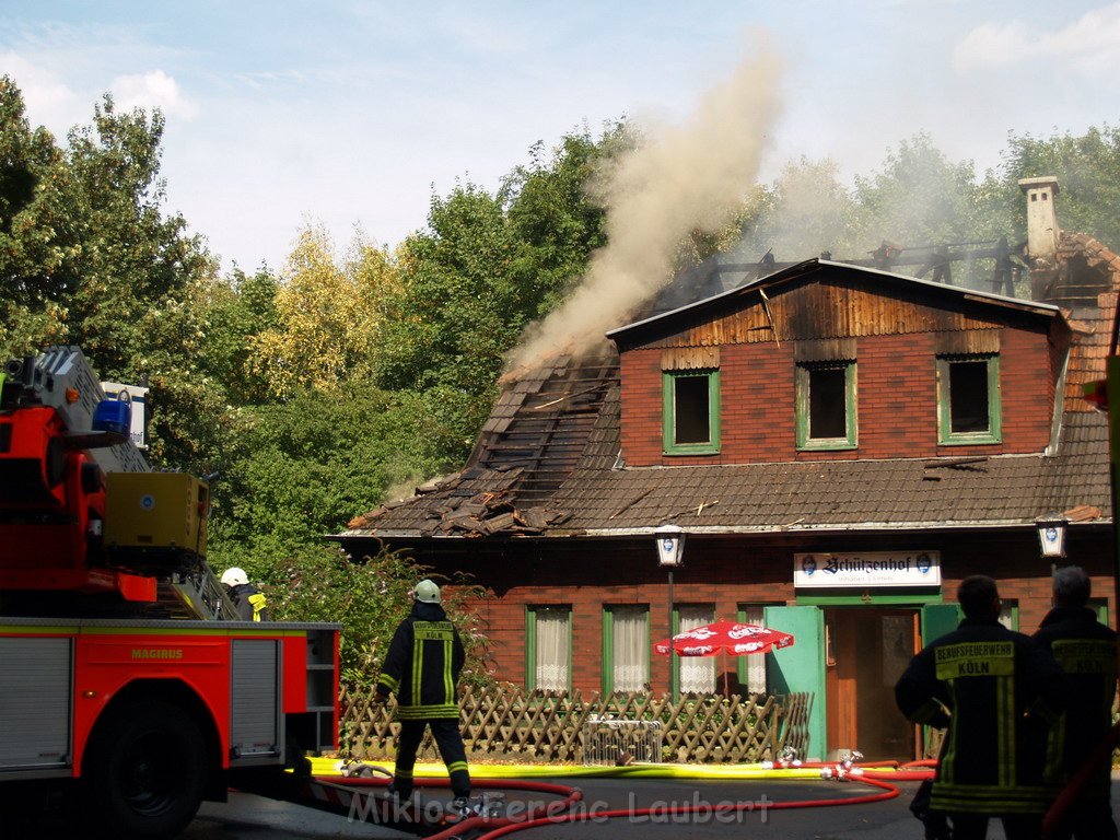 Brand Schuetzenhof Neusser Landstr P5796.JPG